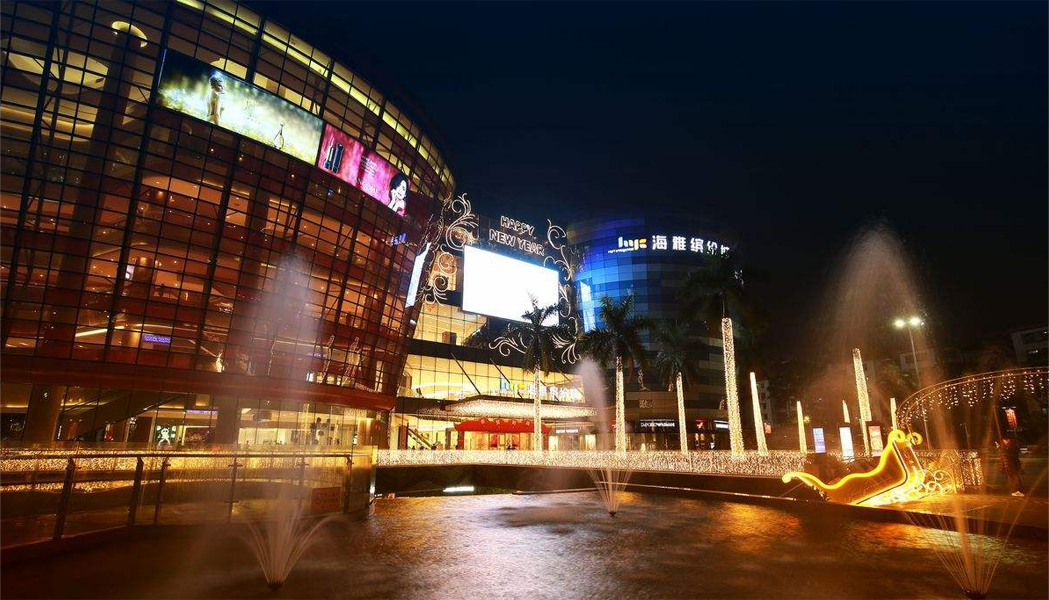 深圳海雅繽紛城油煙凈化系統(tǒng)，采用廣杰環(huán)保靜電油煙凈化器+UV光解除味器，雙重模塊，風(fēng)量高達(dá)448000風(fēng)量！98.4%極致的油煙凈化率...