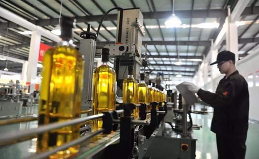 國家對食品加工工廠的油煙廢氣污染打擊日益嚴(yán)峻，GOJEK對此分享一份食品加工工廠專用的油煙凈化解決方案，幫助相關(guān)工業(yè)企業(yè)遠(yuǎn)離...